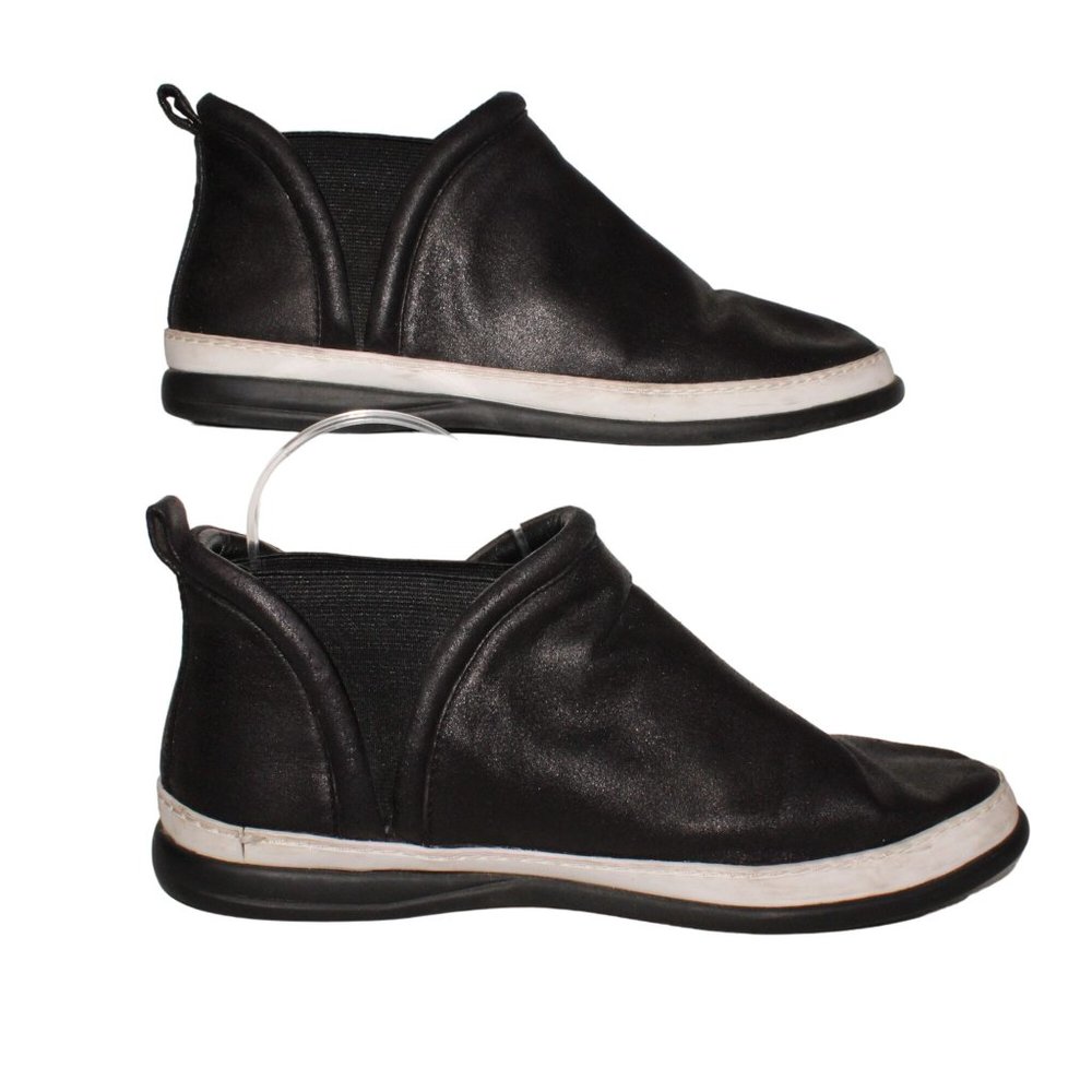 Taryn Rose Freddie Sz 10 Black Faux Leather Slip On Fashion Sneakers Shoes - Picture 2 of 12